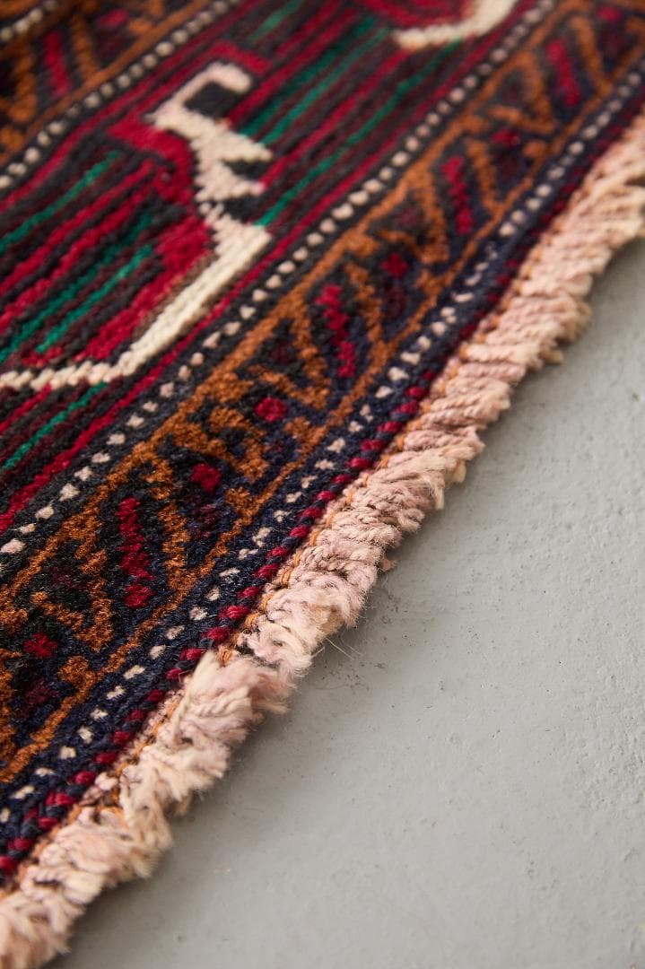 ヴィンテージラグ　トライバルラグ　バルーチ族（149×90cm）黒　紺　茶　緑