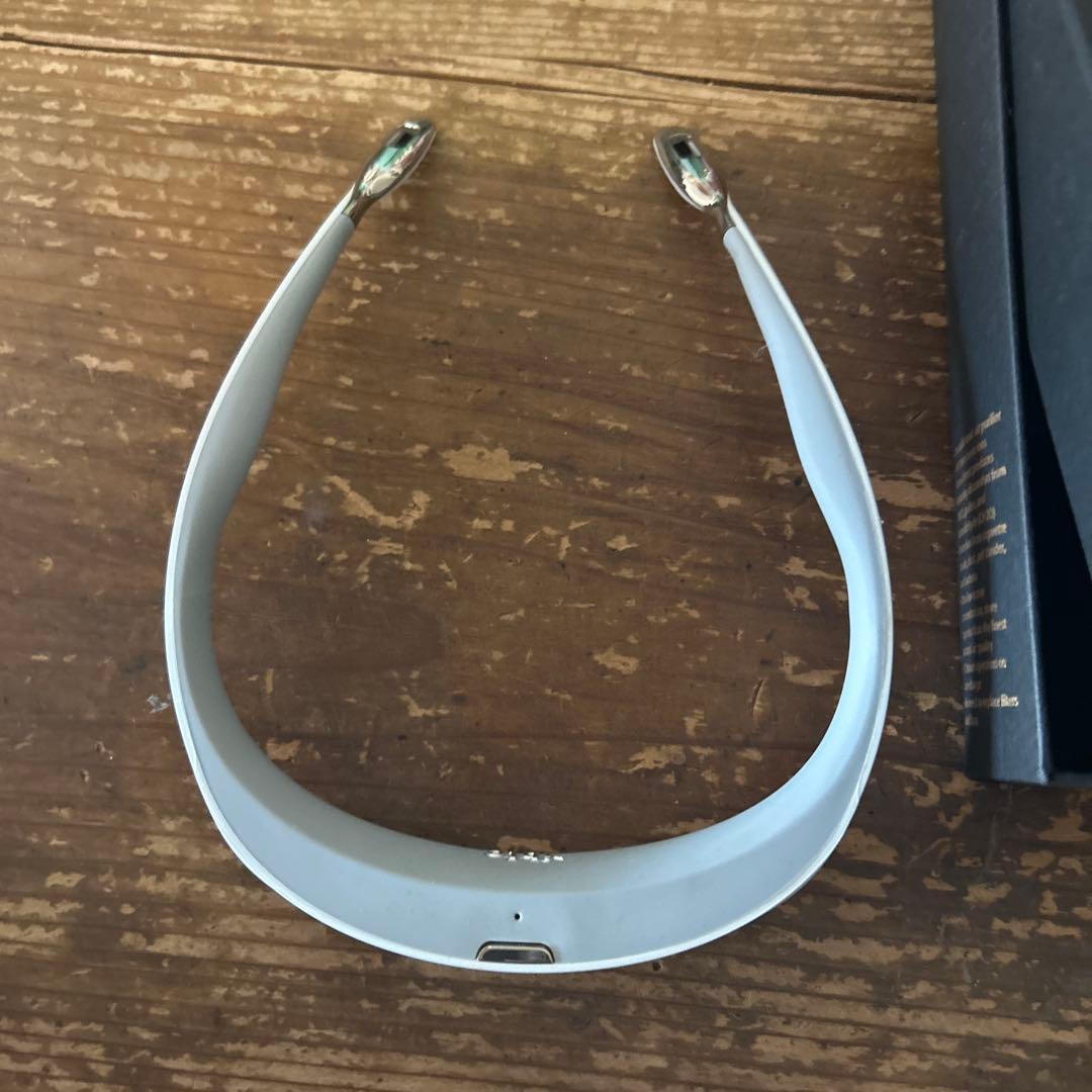 花粉症やインフルが怖い方に✨　 ible L1 ウェアラブル空気清浄機