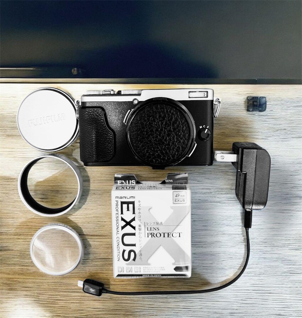 【限定値引】Fujifilm X70 コンパクトデジタルカメラ 備品付 匿名配送