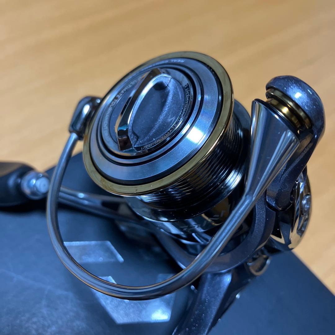 美品 ダイワ 12イグジスト 2004