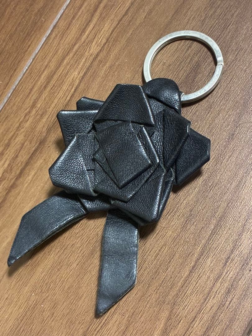 メゾンマルタンマルジェラ 11 花モチーフ レザーブローチ キーホルダー 初期