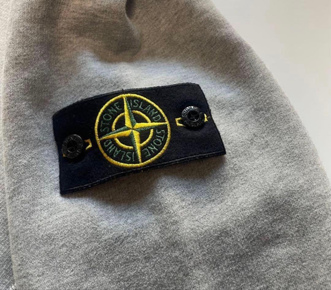 STONE  グレー パーカー