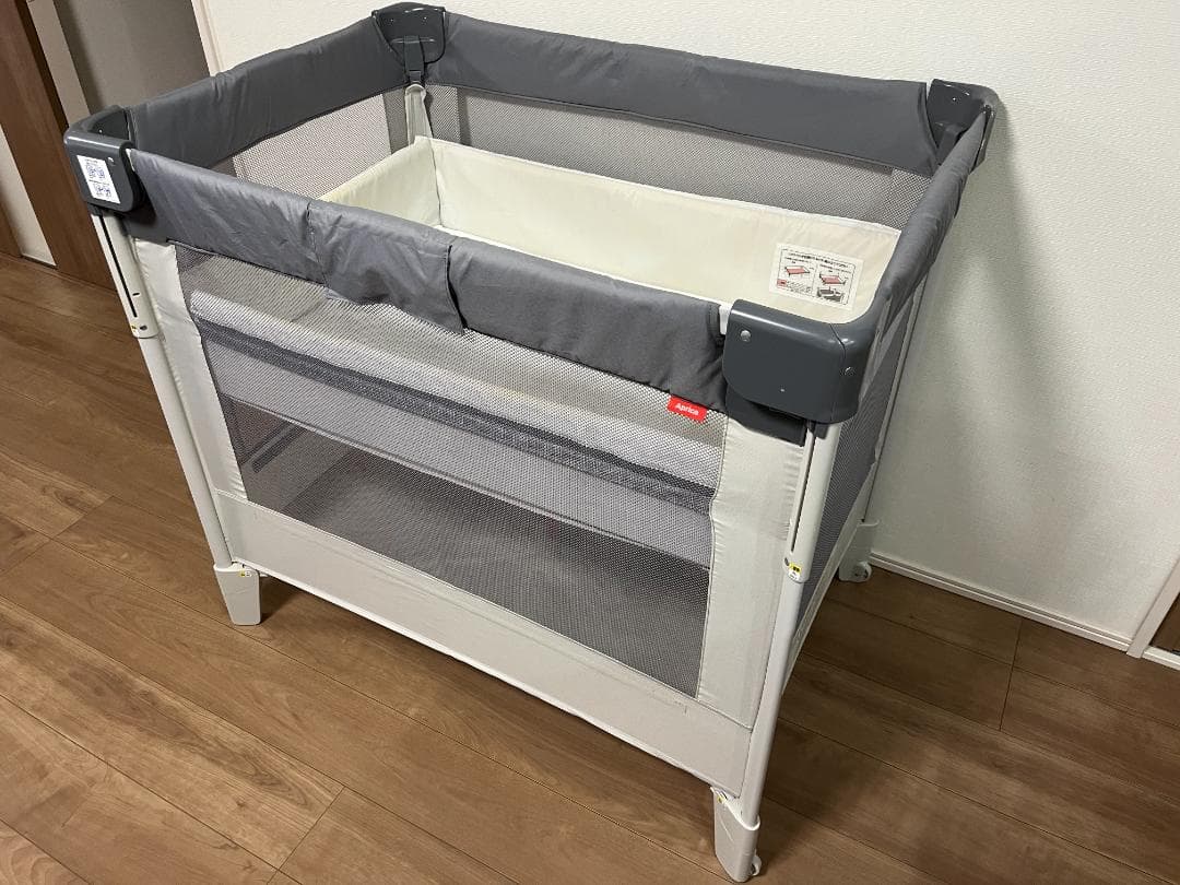 アップリカ　ココネルエアーAB　ベビーベッド