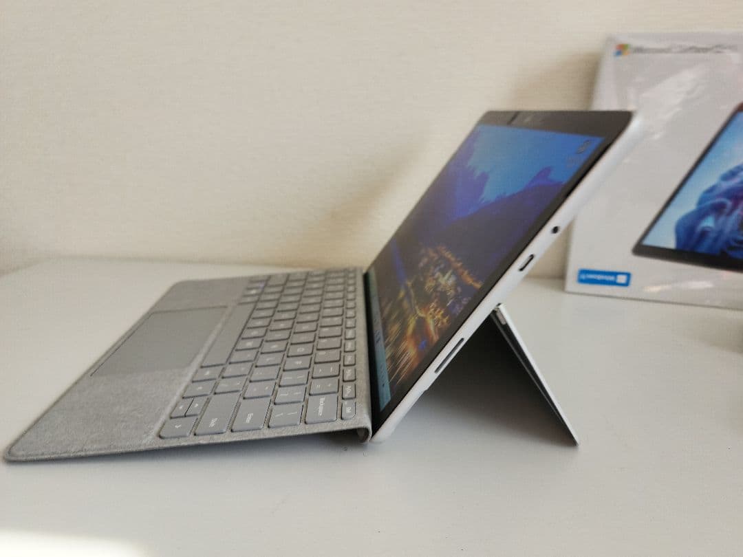 美品　2in1モデル Surface Go 3タッチパネル 超軽量ノートパソコン