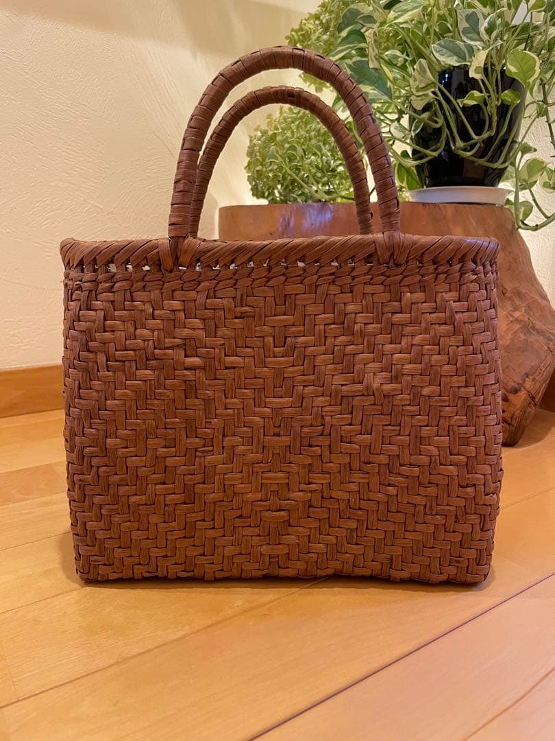 国産　信州山葡萄籠バッグ　内布付き　網代編み　保護猫支援