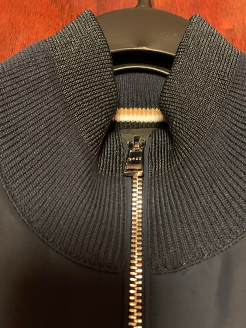 Hugo Bossブルゾン　購入希望価格に値下げしました