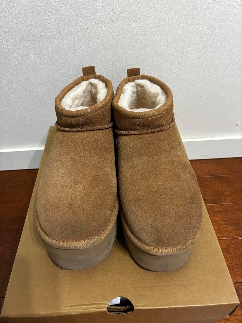 UGG クラシック ウルトラ ミニ プラットフォーム US7