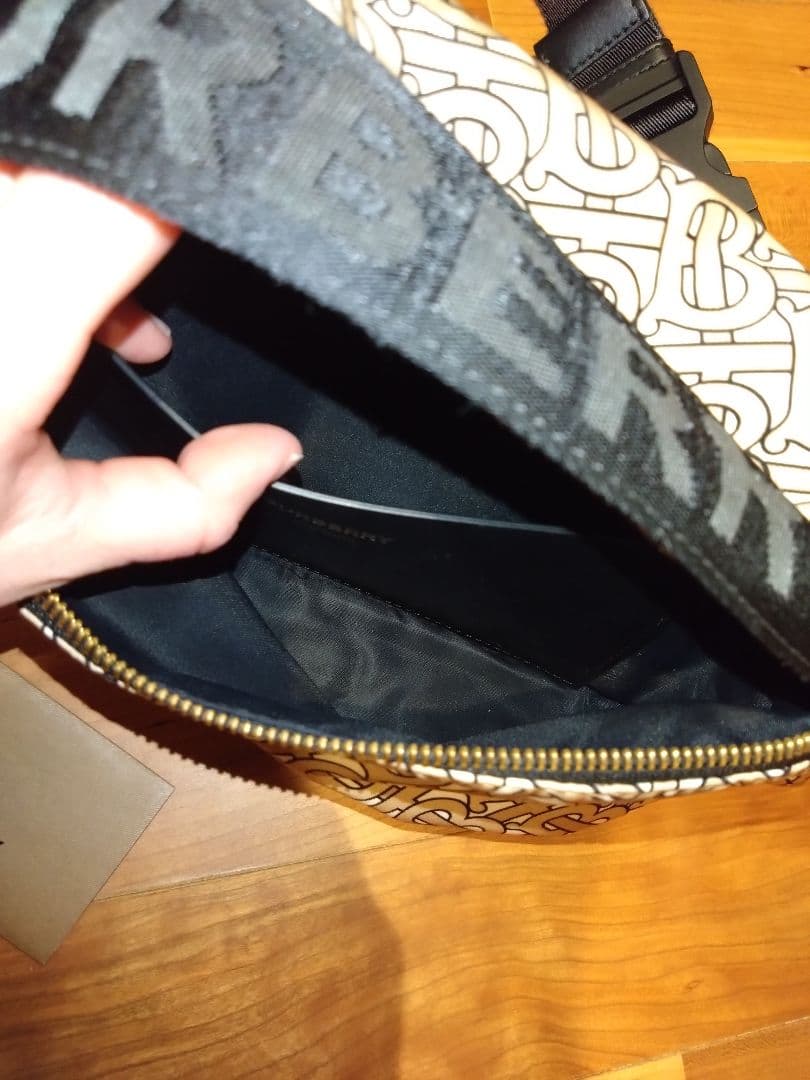 BURBERRY☆ボディバッグ