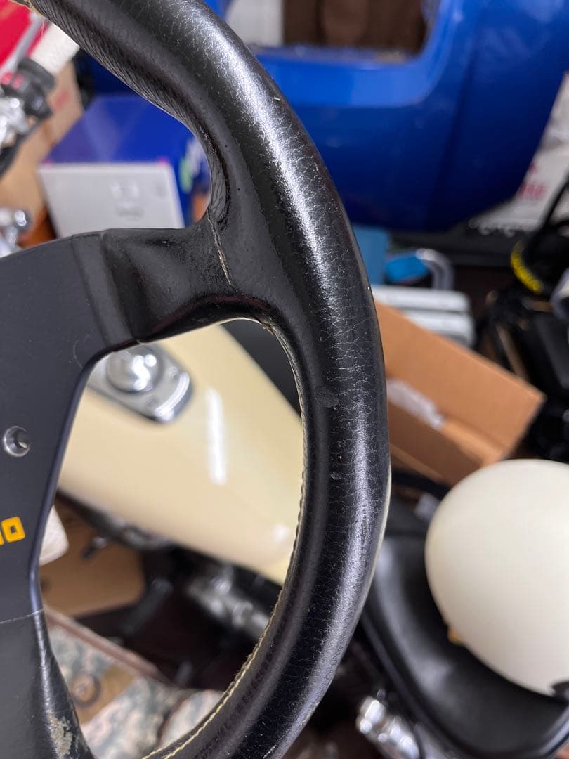 momo スポーツハンドル 320mm