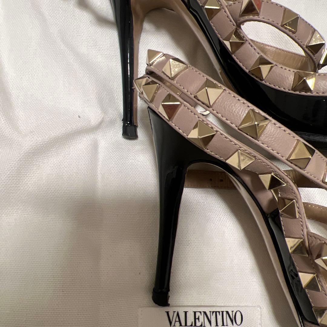 VALENTINO スタッズ付きヒールサンダル