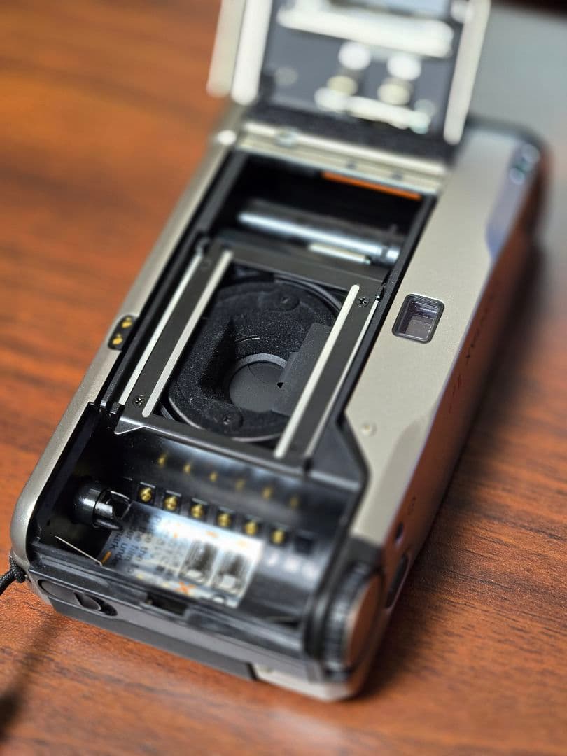 CONTAX T2 コンパクトフィルムカメラ チタンシルバー