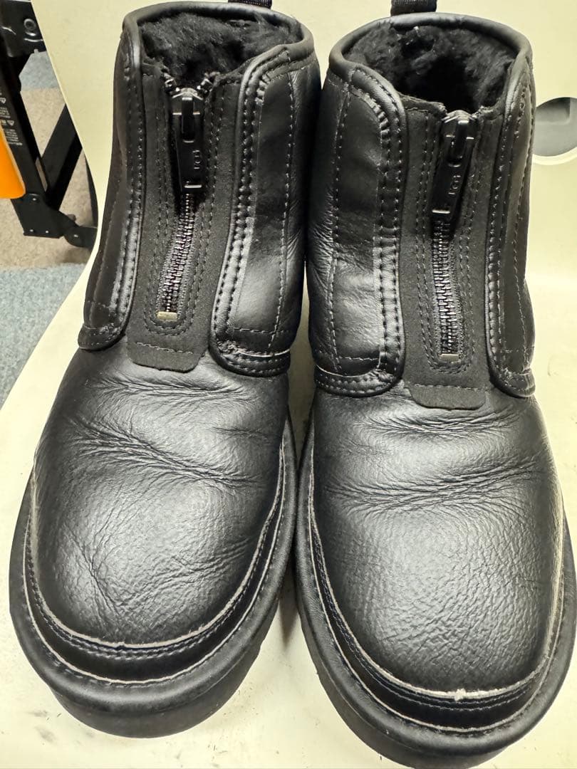 25cm UGG ブラック レザー ジップアップ ブーツ