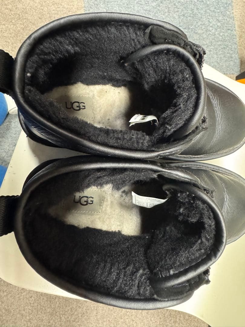 25cm UGG ブラック レザー ジップアップ ブーツ