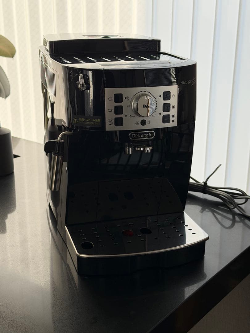 デロンギ マグニフィカS 全自動コーヒーマシン ブラック