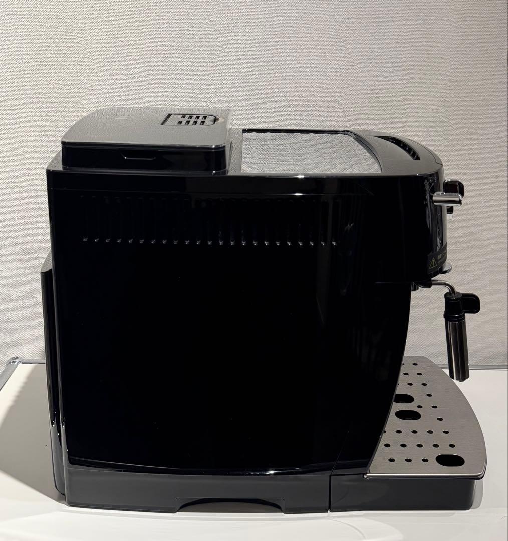デロンギ マグニフィカS 全自動コーヒーマシン ブラック