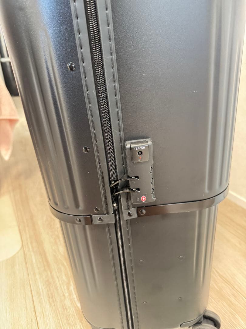 【最終】VELO ヴェーロ　伸縮型　スーツケース　三段階サイズ可変式