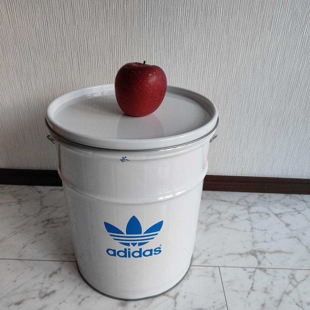 【レア】adidas 白 バケツ 蓋付き椅子、収納