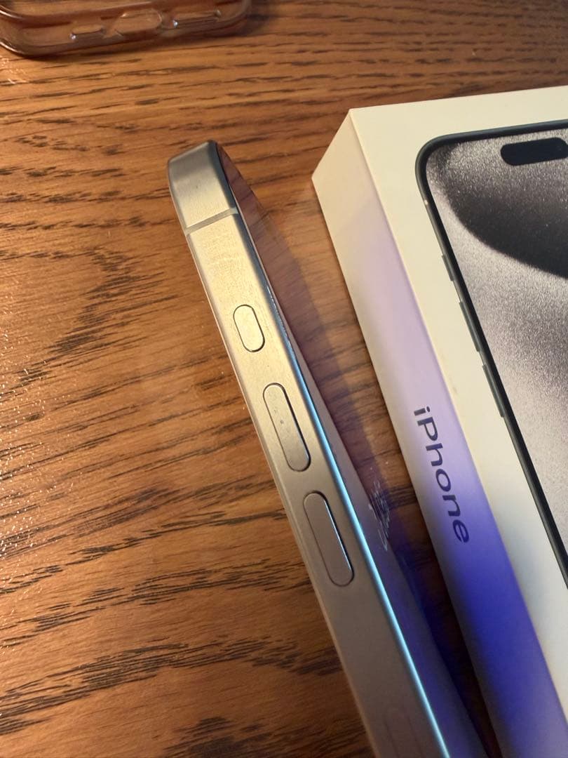 iPhone 15 Pro ホワイト　本体　256GB