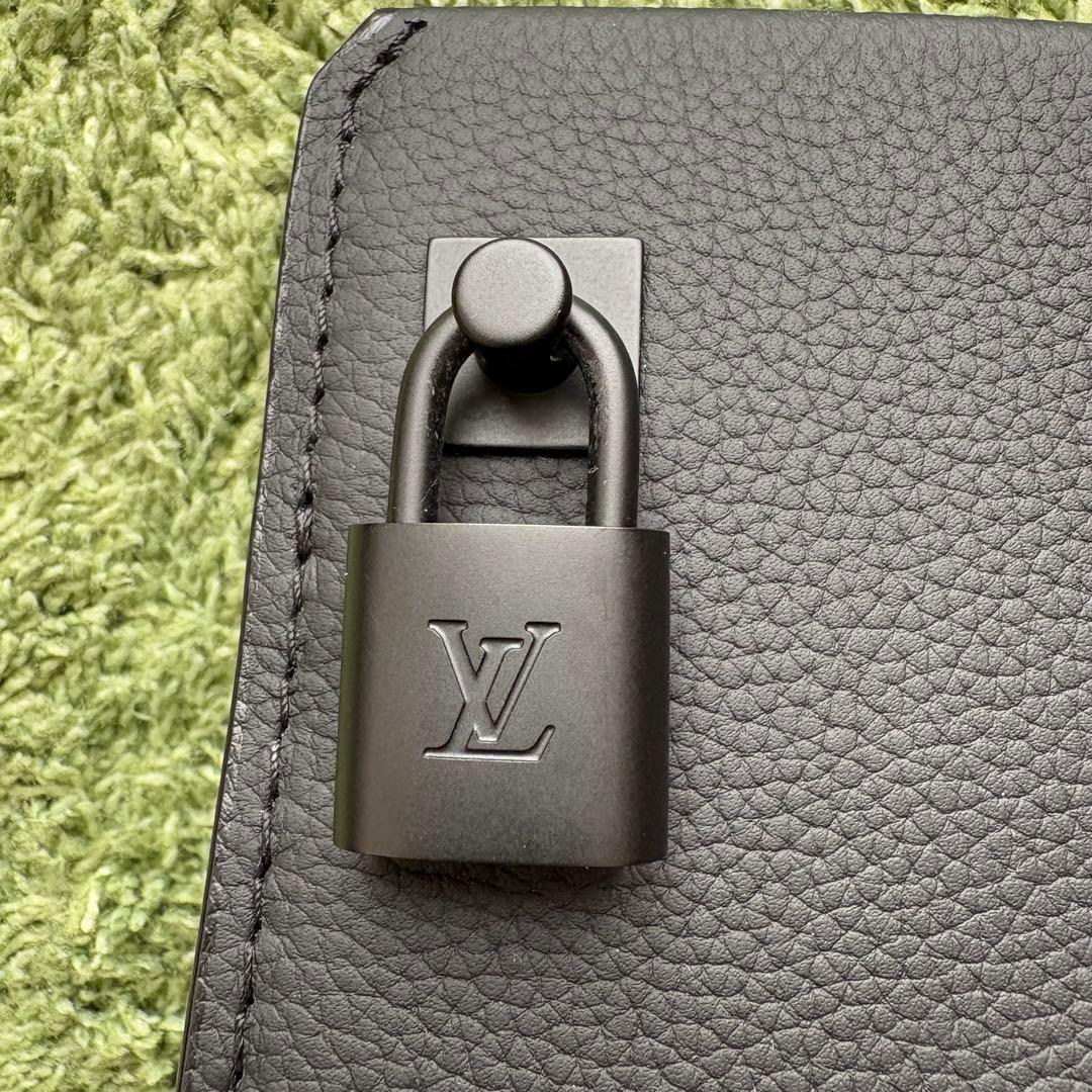 LOUIS VUITTON ブラック トートバッグ