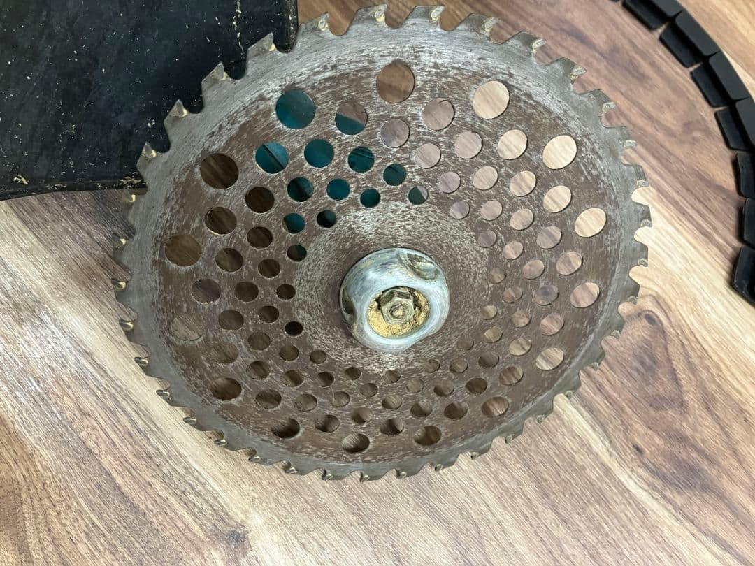 【makita　充電式草刈り機】MUR182UD　充電器付