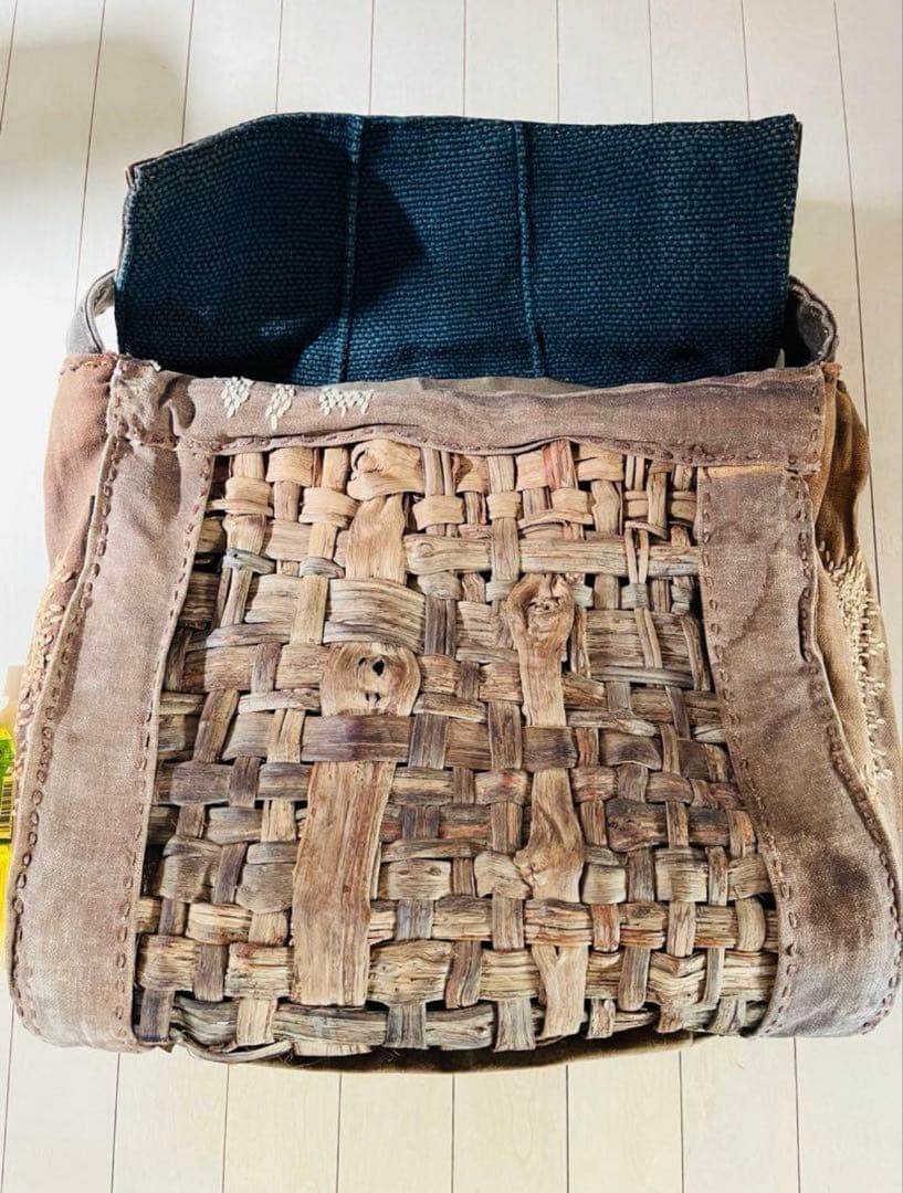 SALE◆希少 柿渋古布と国産山葡萄蔓 背負える大型籠リュック 斜め掛