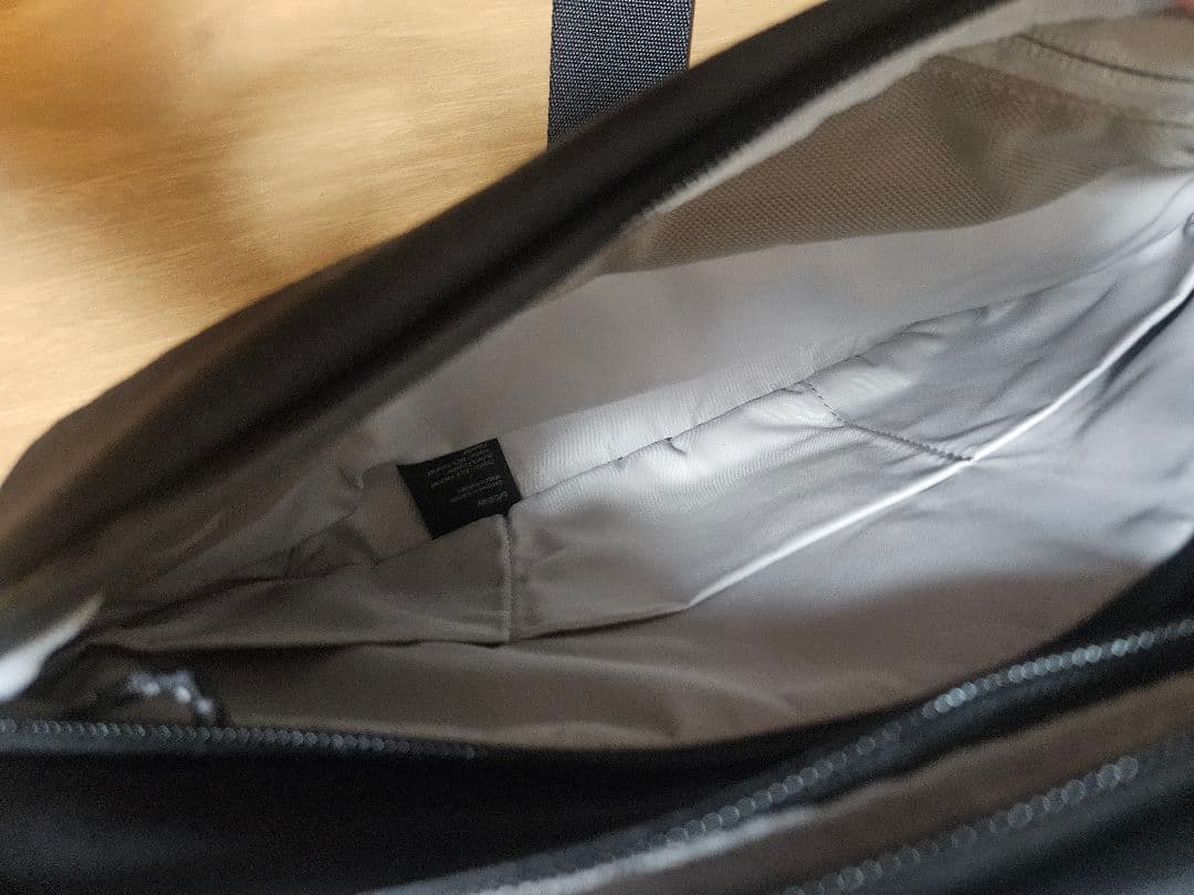 バッグ Orbitkey Urban Sling Plus