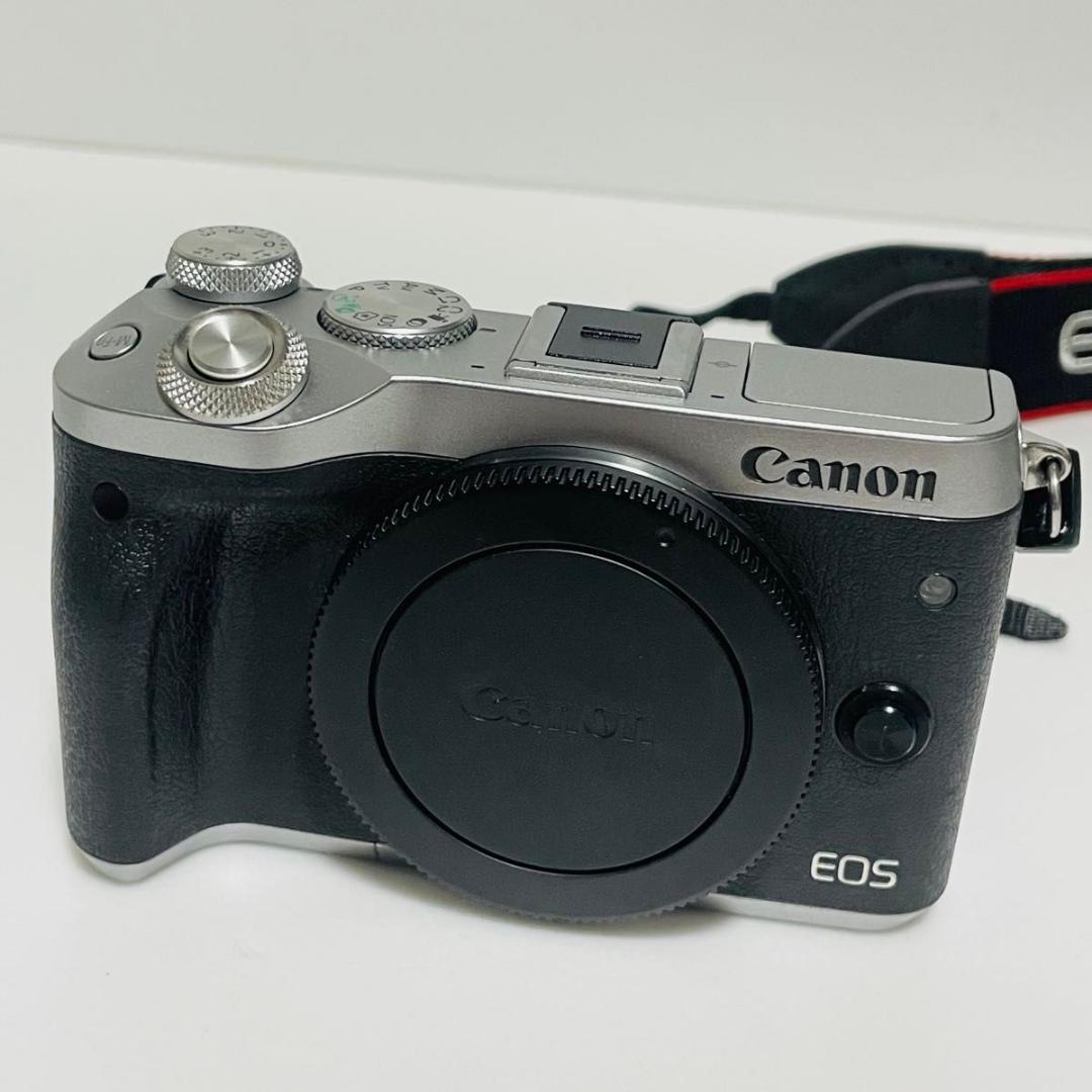 特価　Canon キヤノン　EOS M6 ダブルズームキット ミラーレス一眼