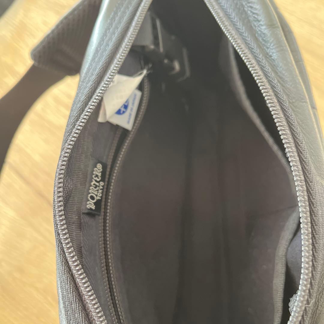 PORTER ブラックレザーボディバッグ