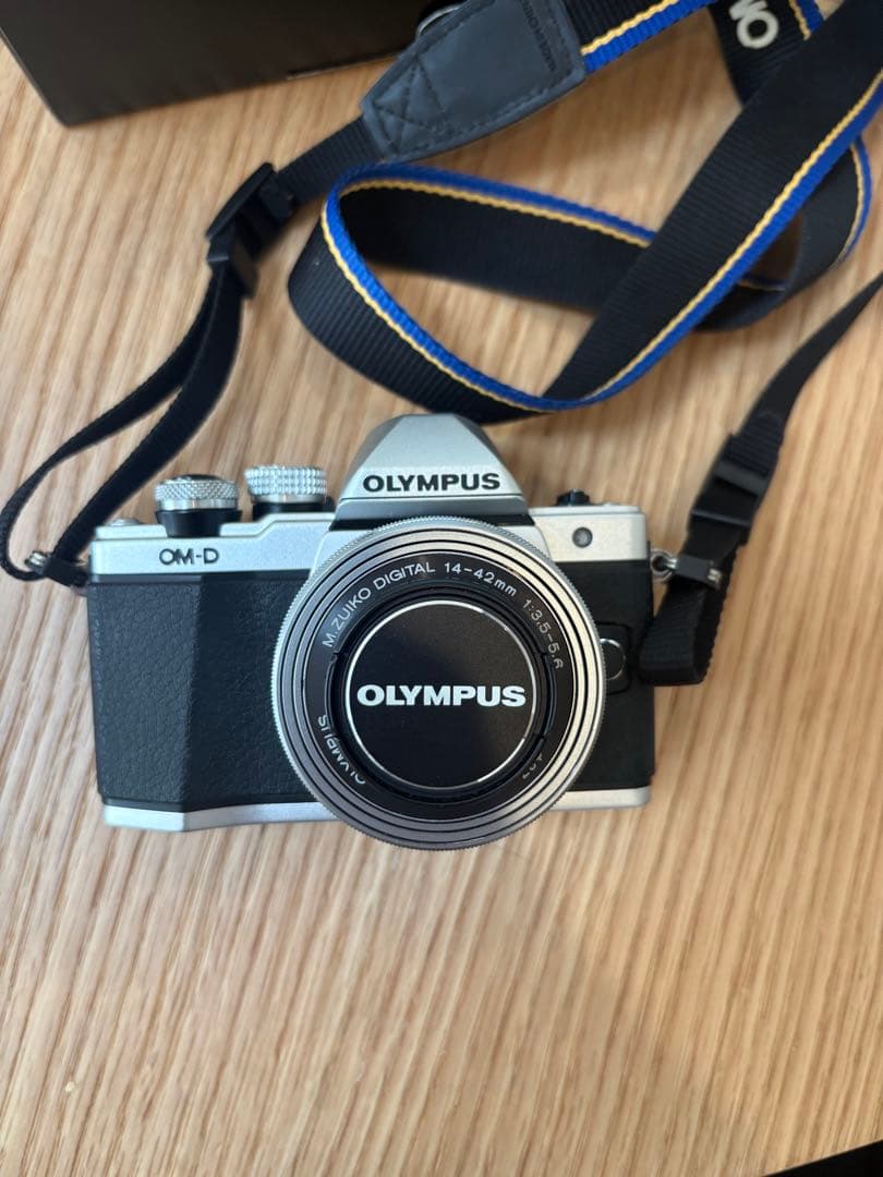 【美品】OLYMPUS OM-D E-M10 Mark II