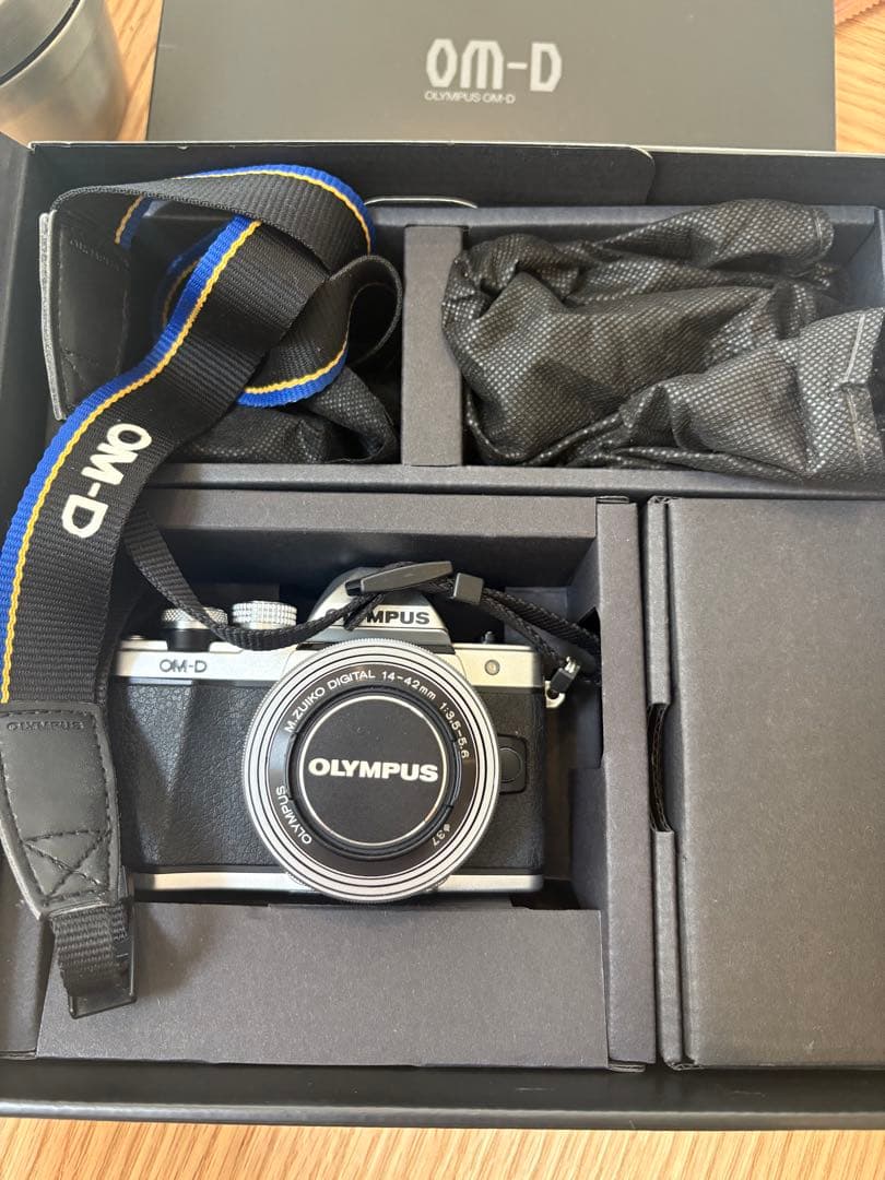 【美品】OLYMPUS OM-D E-M10 Mark II