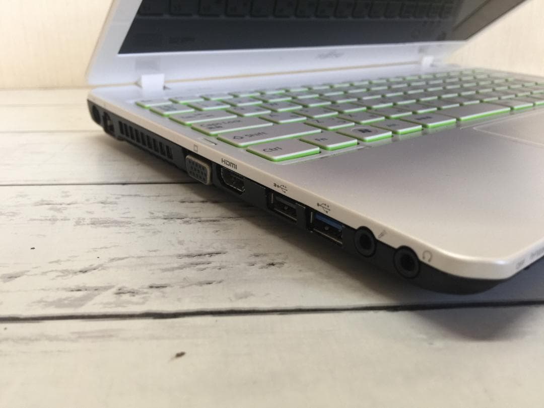 LIFEBOOK SH54 13.3型/薄型/Office2024/win11