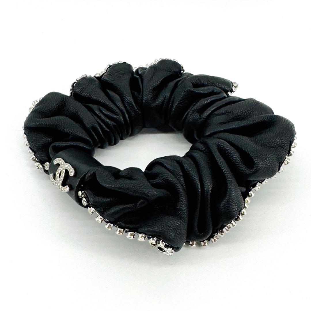 CHANEL シャネル ラムスキン ラインストーンシュシュ ヘアゴム