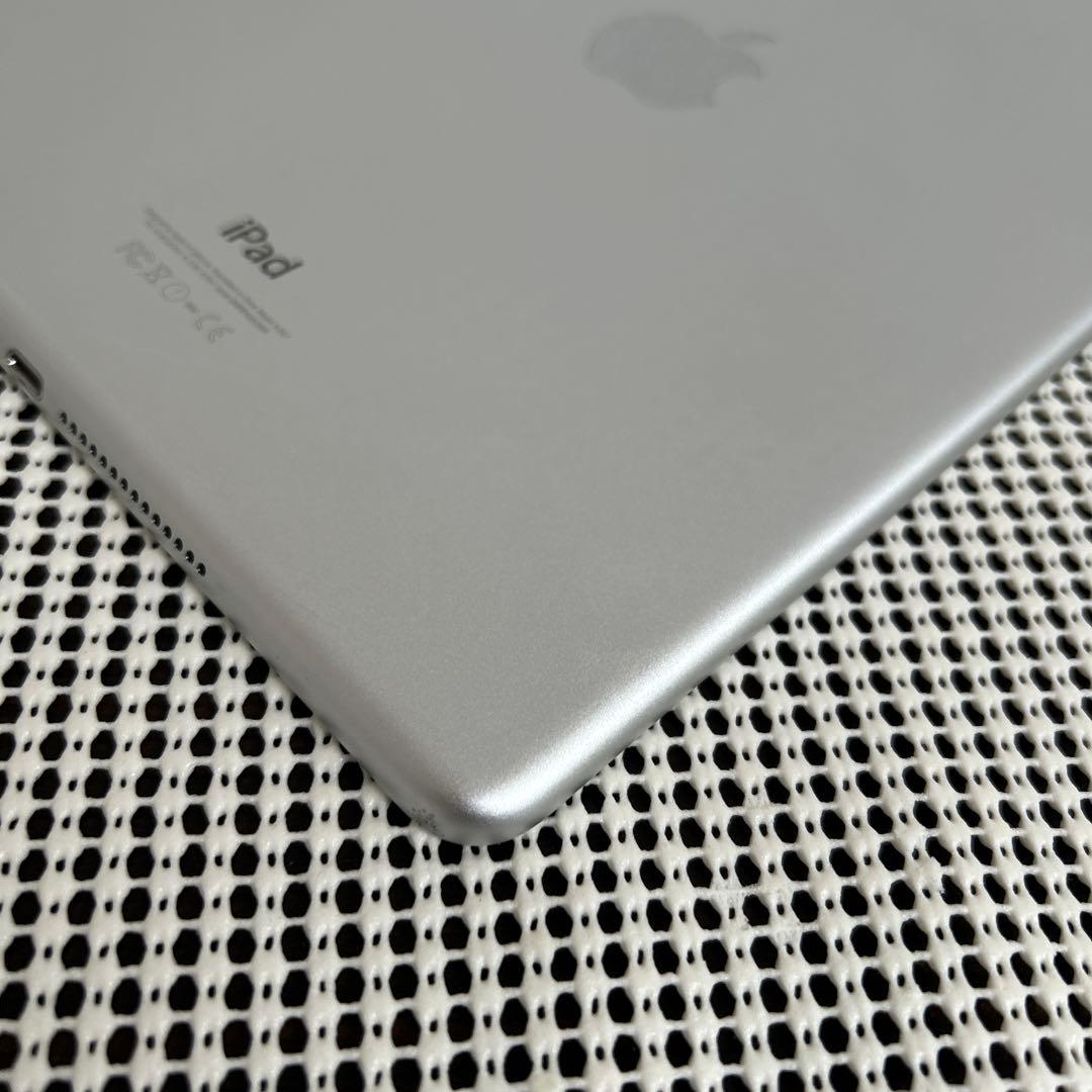 87【早い者勝ち】電池最良好☆iPad Air2 第2世代 16GB au☆