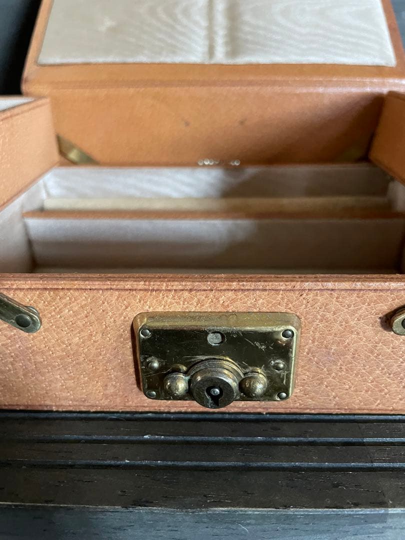 【チロルヴィンテージ】ジュエリーボックス