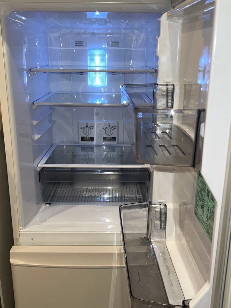 【送料・設置費込み】三菱冷凍冷蔵庫(146L)MR-P15F-W