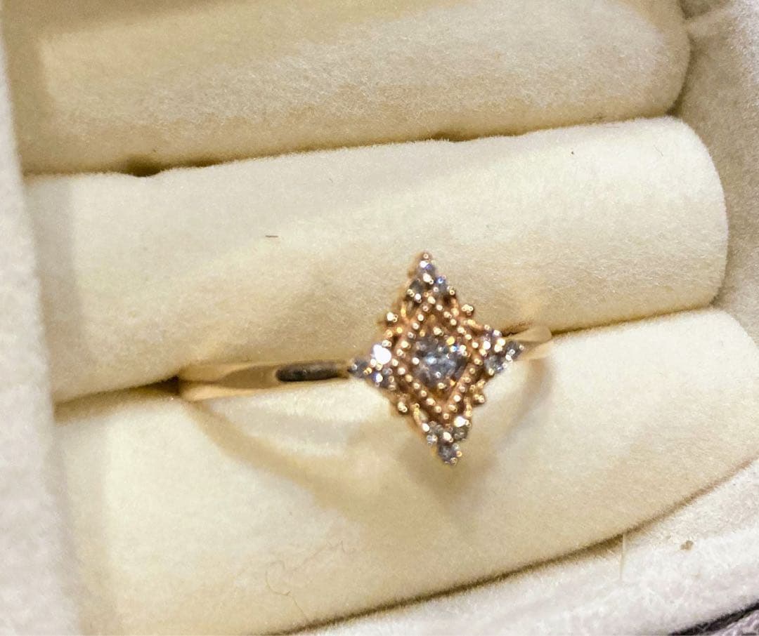 ゴールド ダイヤ型リング