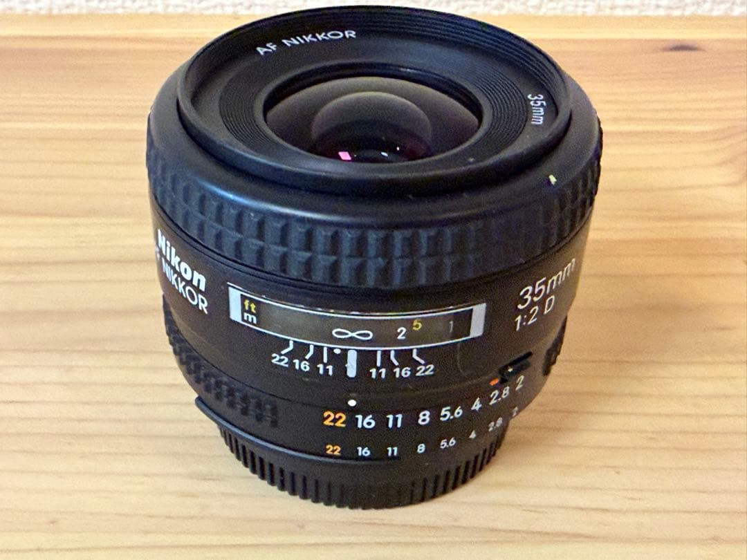 AF Nikkor 35mm f/2D レンズ