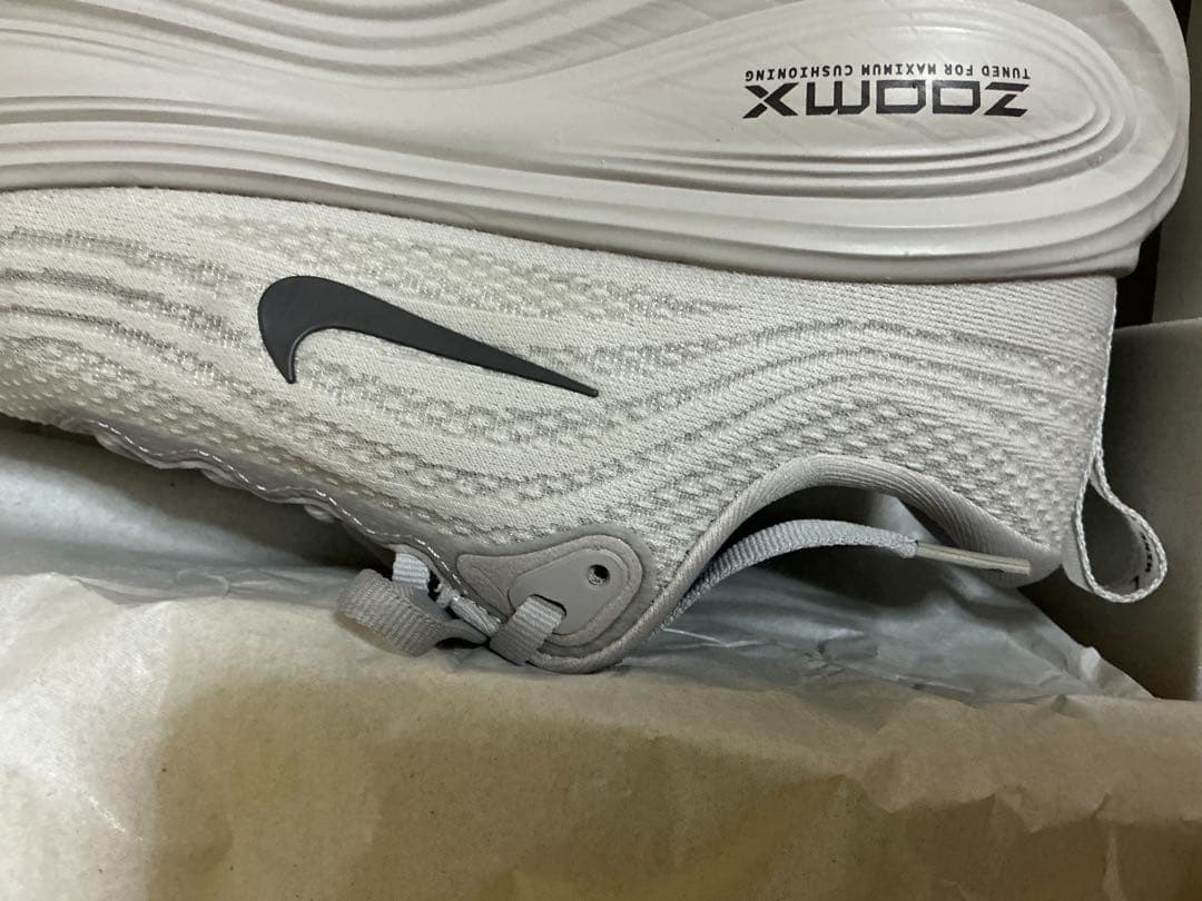 ナイキボメロプラス