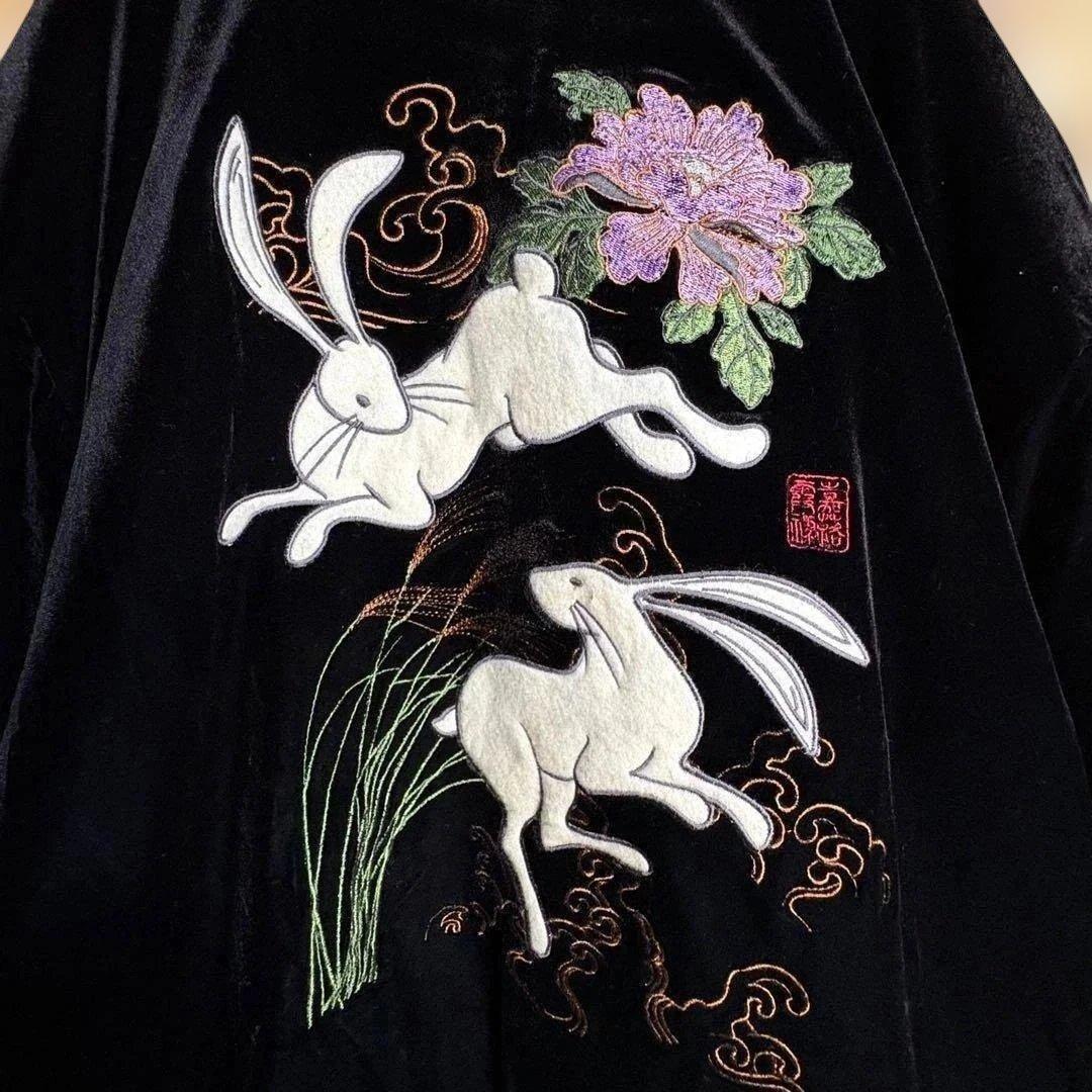 未使用 VOMANIE ウサギ 兎 別珍スカジャンベロア素材 ジャケット刺繍黒