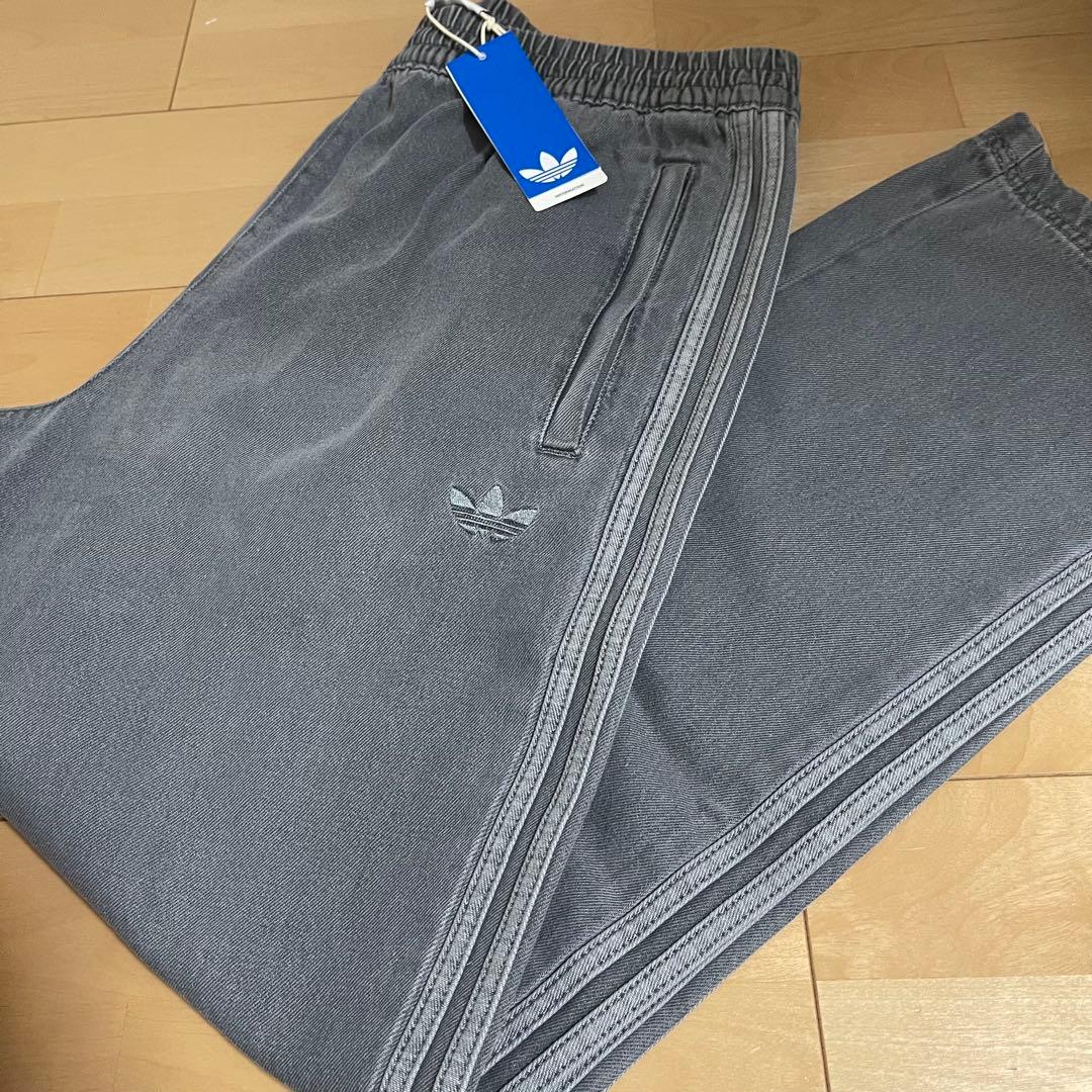新品3XL】アディダス　アディカラールーズトラックパンツデニムadidasグレー