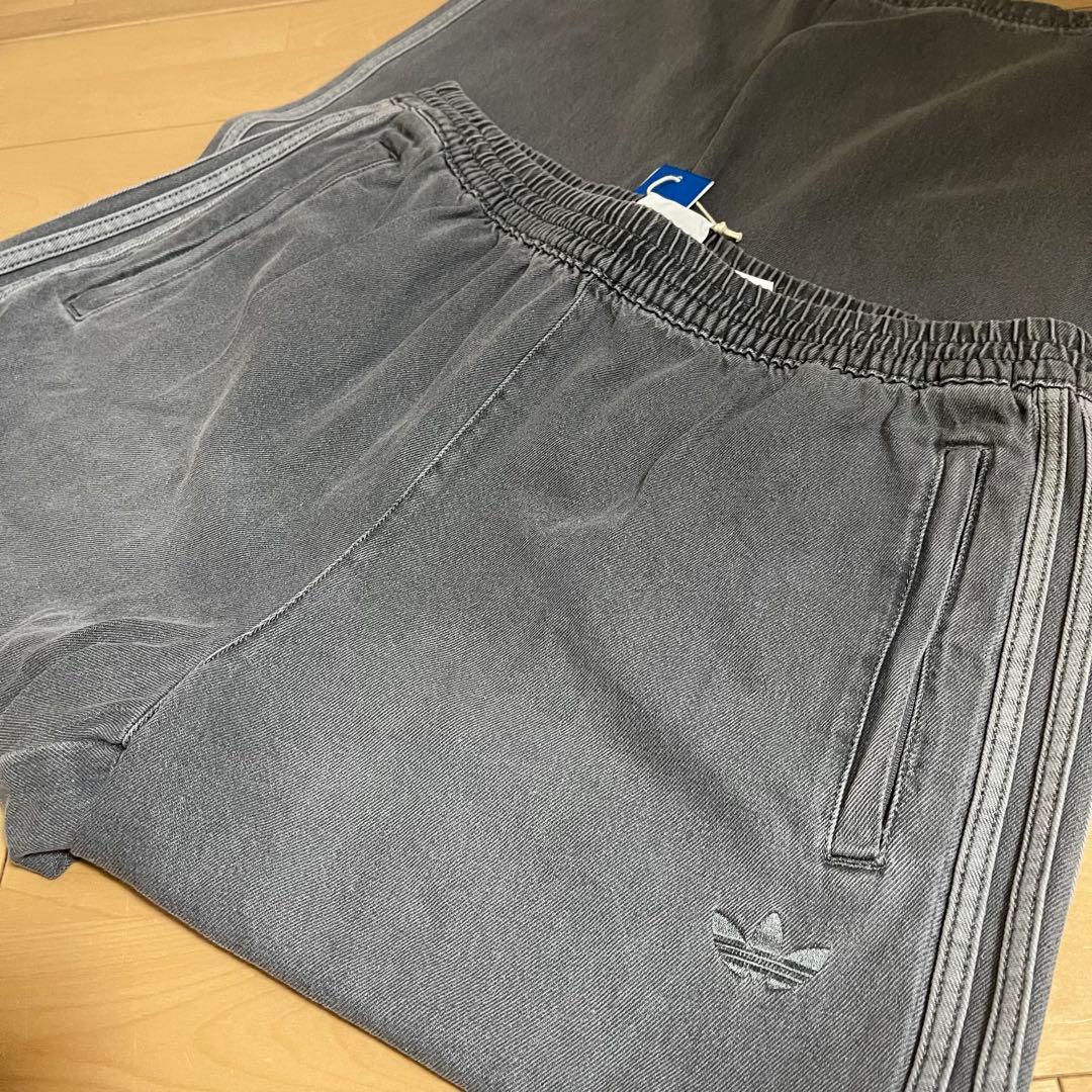 新品3XL】アディダス　アディカラールーズトラックパンツデニムadidasグレー