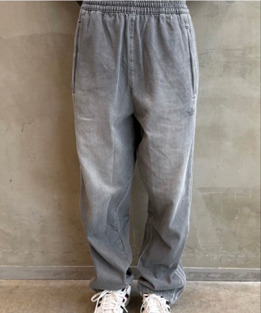 新品3XL】アディダス　アディカラールーズトラックパンツデニムadidasグレー