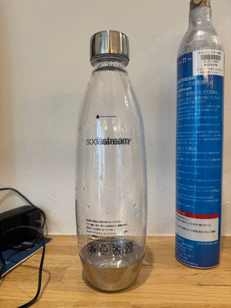 sodastream ソーダストリーム　炭酸水メーカー　ブラック