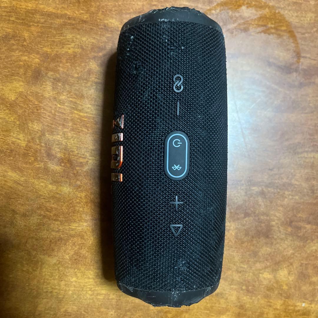 JBL CHANGE5 何回か落としており傷がありまが、音質に問題はありません。