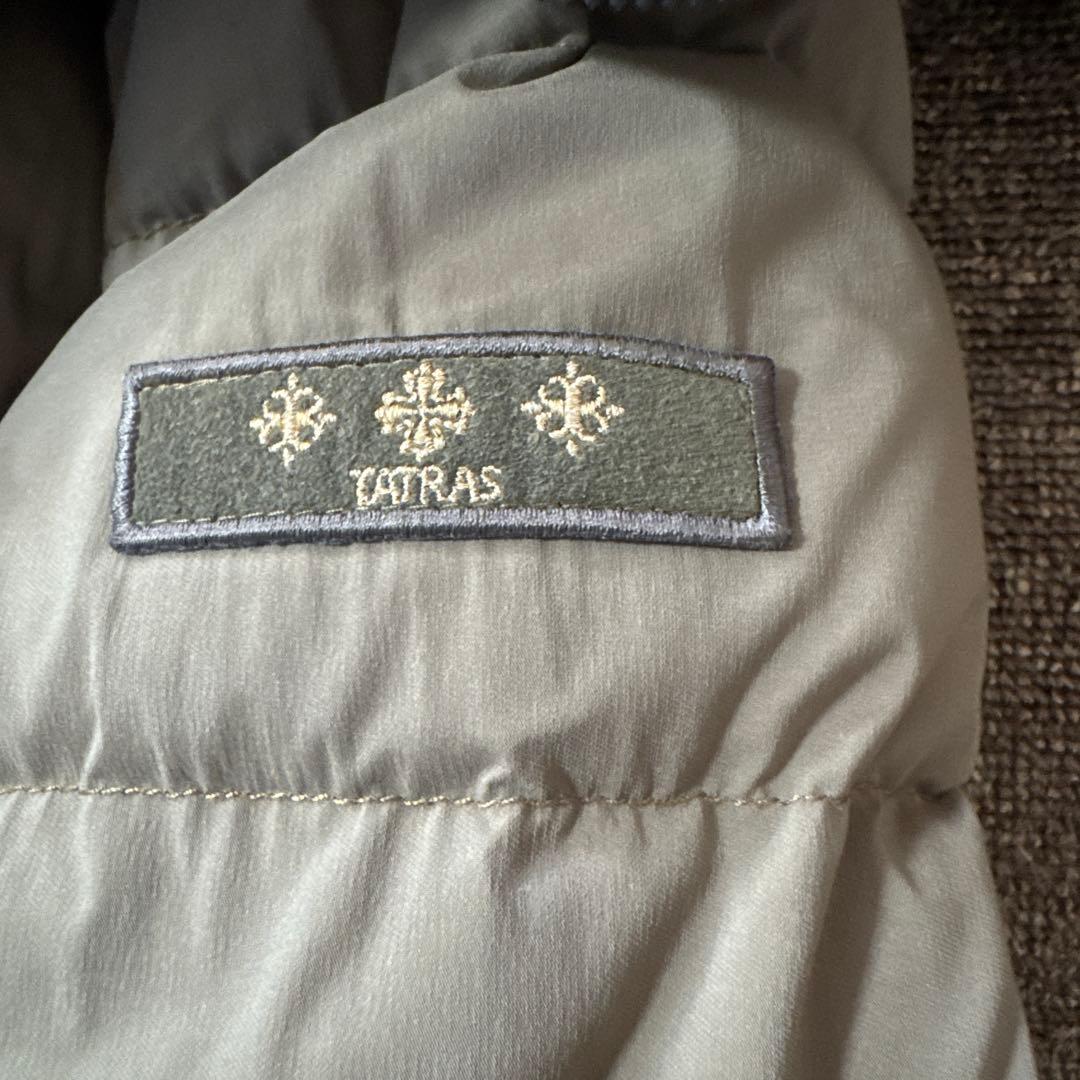 TATRAS カーキ フード付きダウンジャケット