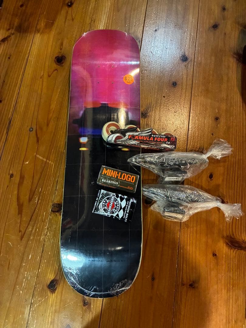 GX1000 8.25 INDY149 Tfankモデルスケートボードフルセット