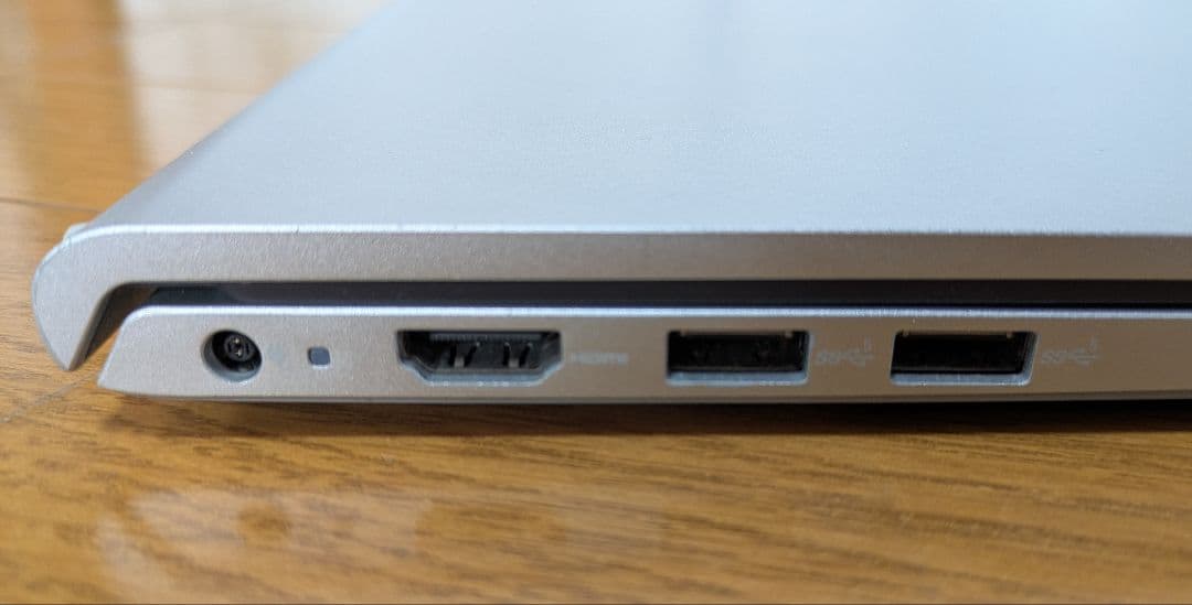 DELL Inspiron 15 Windows11 8GBメモリ