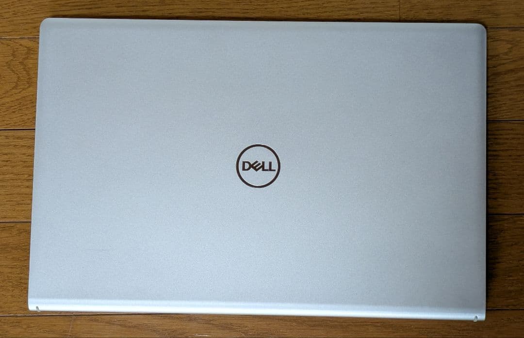 DELL Inspiron 15 Windows11 8GBメモリ