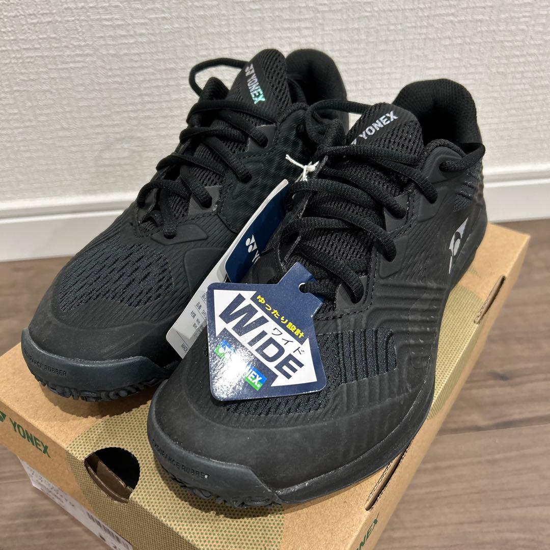 YONEX ブラック テニスシューズ ワイド23.5㎝