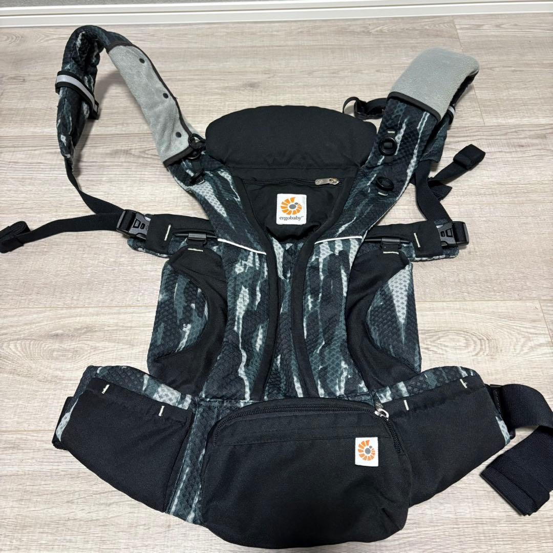 【美品】エルゴベビー　オムニブリーズ 抱っこ紐　ペイントブラック